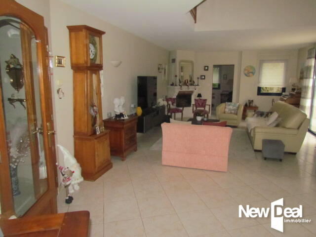 Propriété - 228 m² - 7 pièces