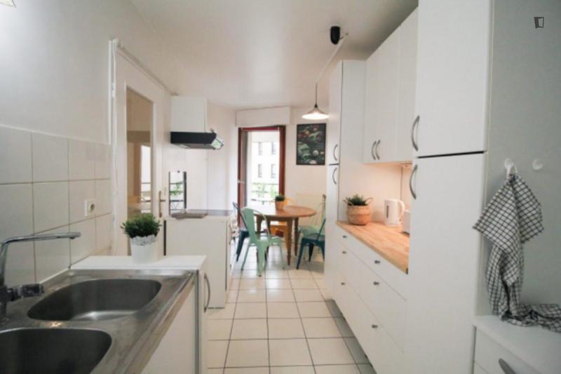 Chambre - 11 m² - 5 pièces