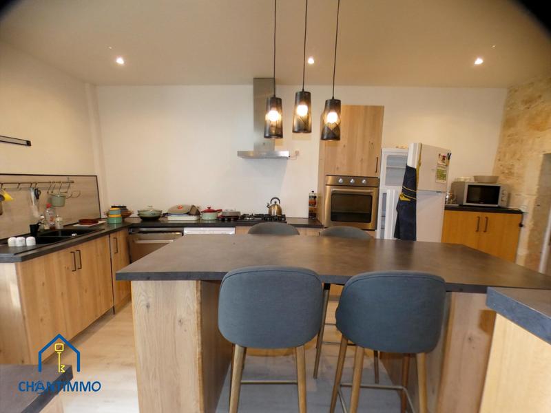 Maison - 210 m² - 6 pièces