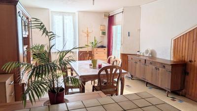 Maison - 123 m² - 8 pièces