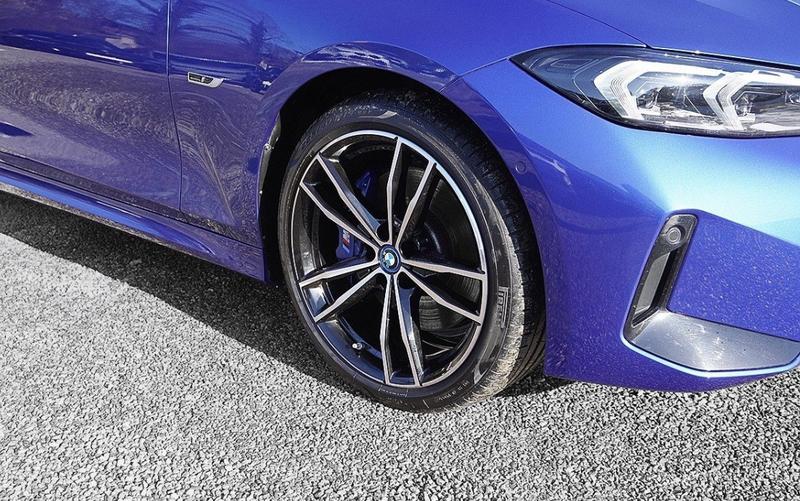 Bmw Série 3 Touring 330e 292 m-Sport Hybride Rechargeable / Camera de Recul Audio Harman Kardon Affichage Tete Haute Coffre Elec