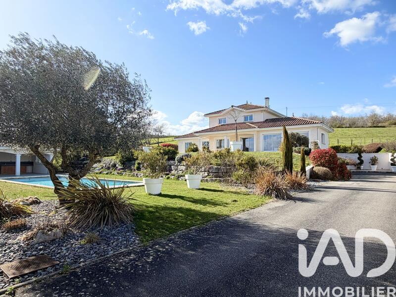 Maison de maîtres - 233 m² - 5 pièces
