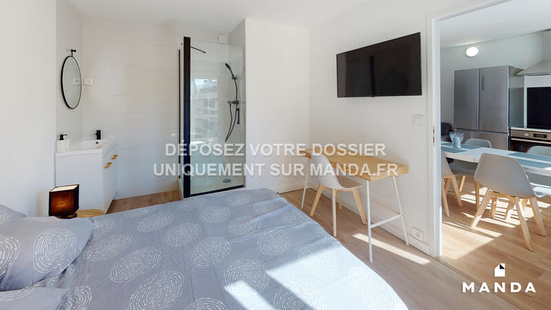 Chambre - 12 m² - 5 pièces