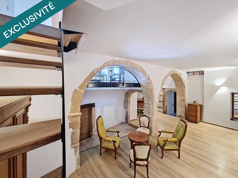 Maison - 236 m² - 7 pièces