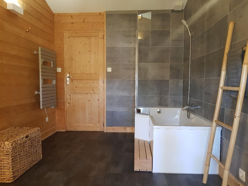 Propriété - 260 m² - 11 pièces