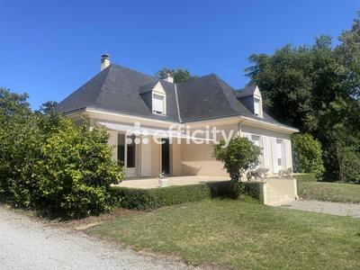 Maison - 180 m² - 7 pièces