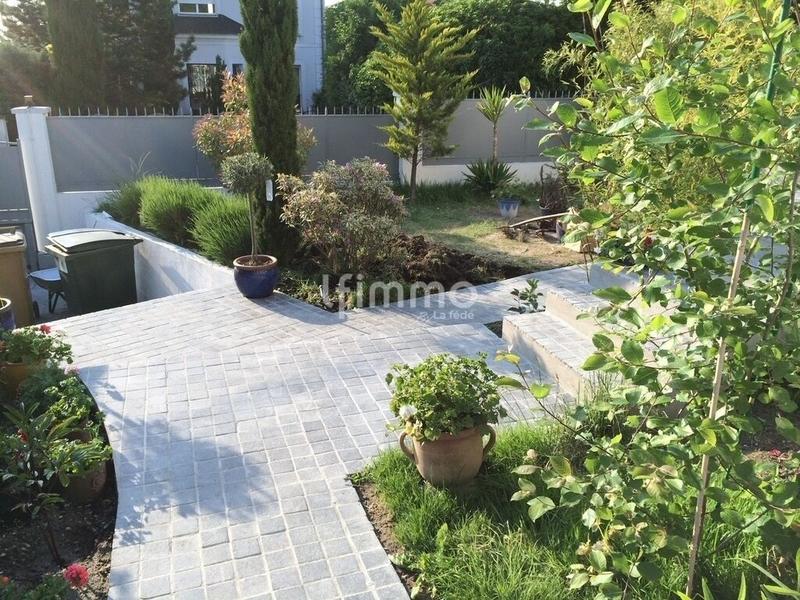 Maison - 185 m² - 8 pièces