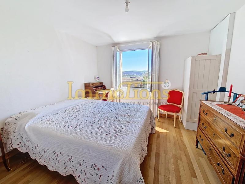 Maison - 182 m² - 7 pièces