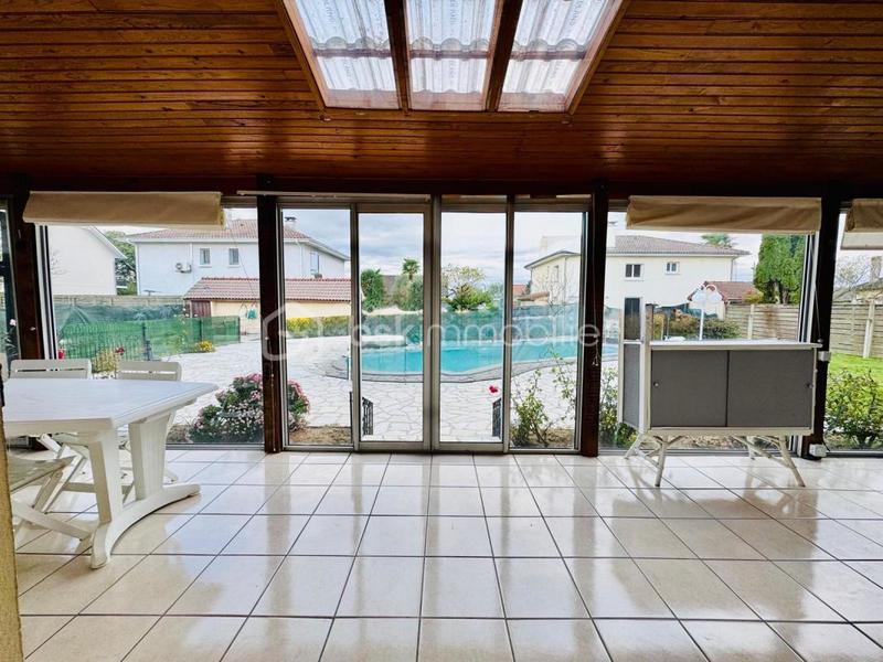 Maison - 95 m² - 4 pièces