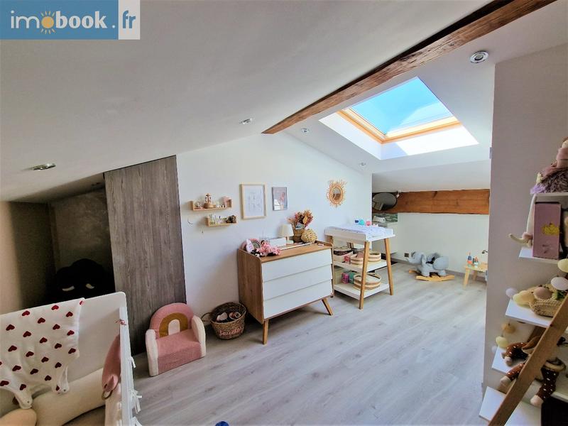 Appartement - 93 m² - 3 pièces