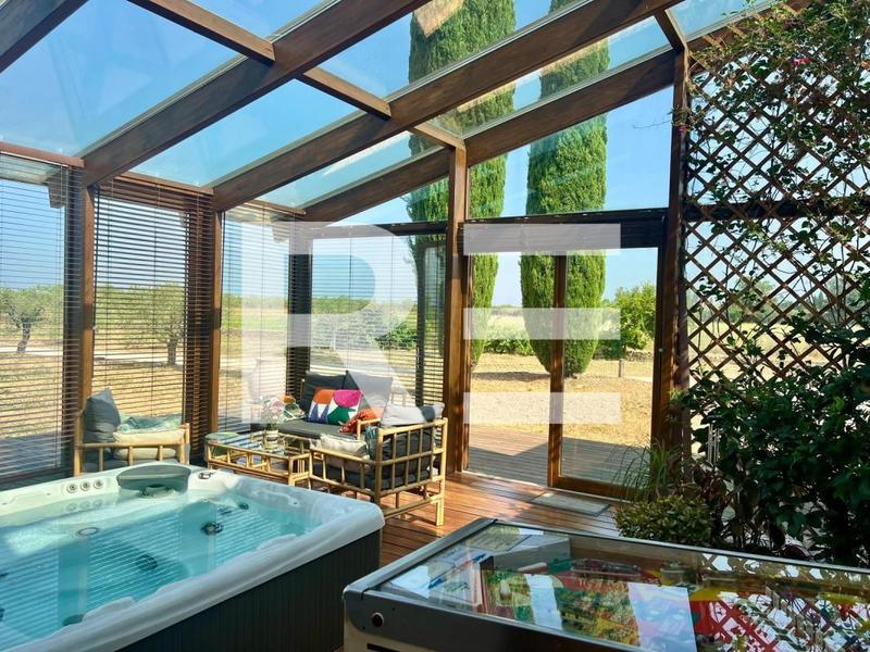 Maison - 350 m² - 12 pièces