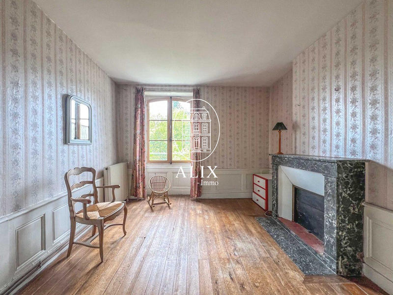 Maison - 252 m² - 10 pièces