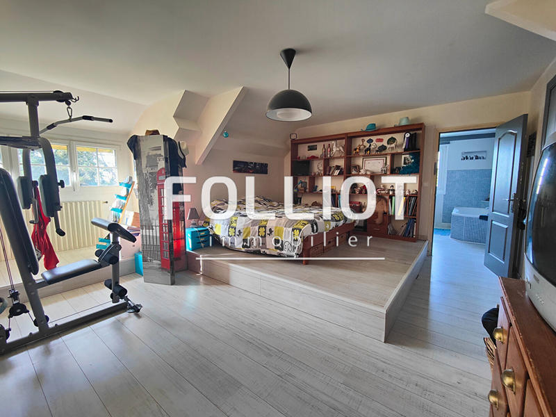 Maison - 239 m² - 5 pièces