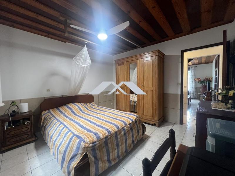 Villa - 270 m² - 9 pièces