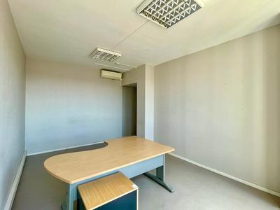 Bureau - 421 m² - 22 pièces