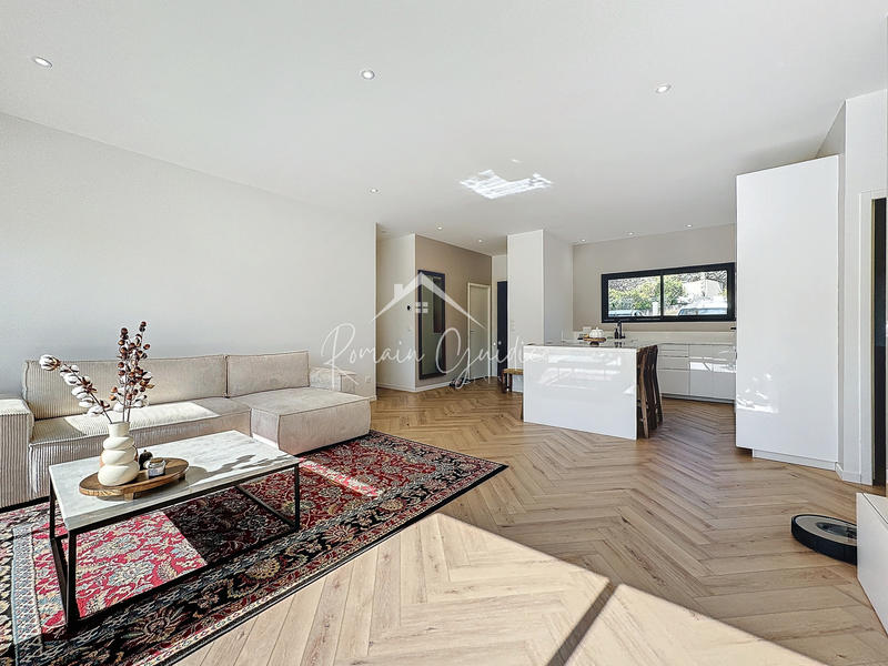 Maison - 99 m² - 4 pièces