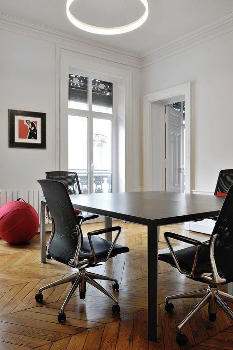 Bureau - 150 m² - 6 pièces