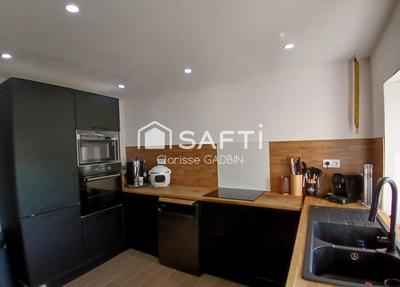 Maison - 110 m² - 4 pièces