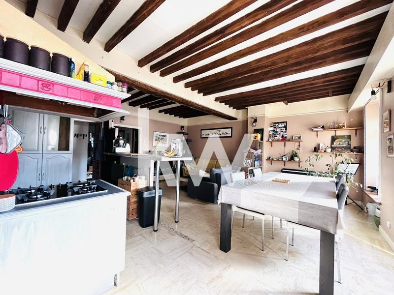 Appartement - 99 m² - 5 pièces