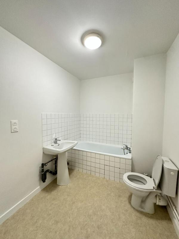 Appartement - 64 m² - 2 pièces