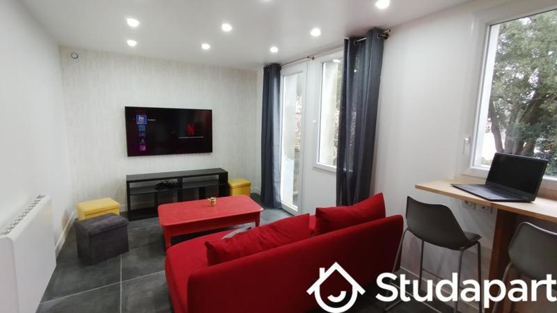 Chambre - 10 m² - 1 pièce