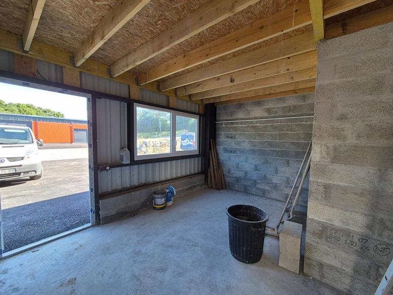 Parking / Garage - 195 m²