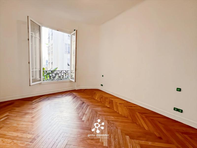 Appartement - 100 m² - 5 pièces