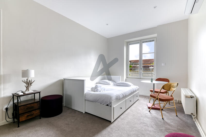 Maison - 180 m² - 7 pièces