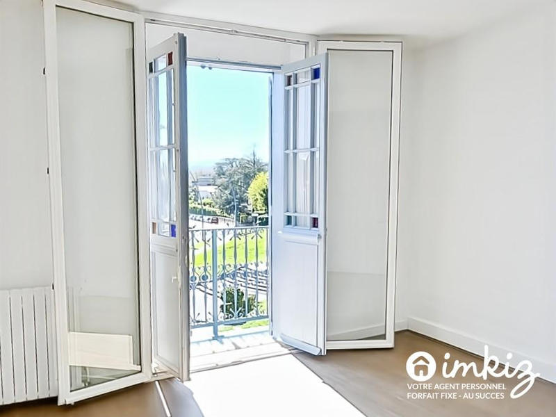 Maison - 318 m² - 13 pièces