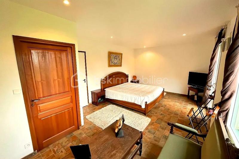 Demeure - 273 m² - 7 pièces