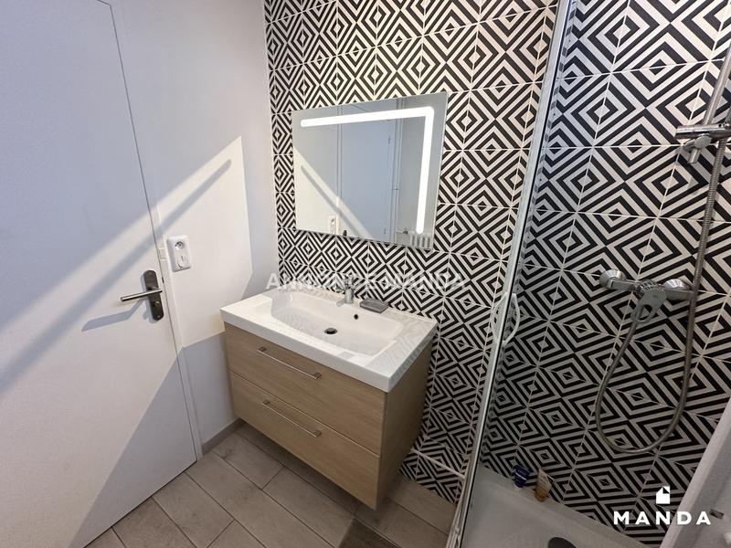 Chambre - 15 m² - 6 pièces