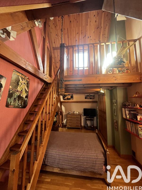 Maison - 255 m² - 8 pièces