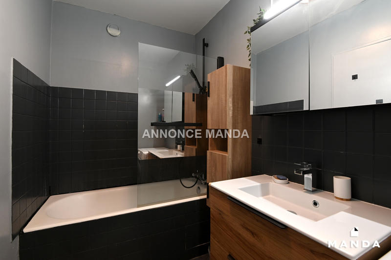 Chambre - 9 m² - 3 pièces