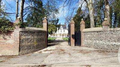 Maison - 319 m² - 9 pièces