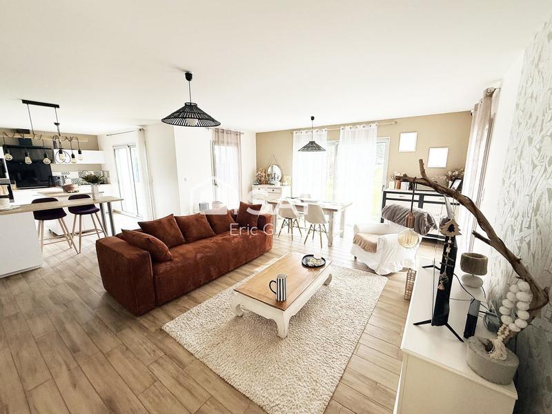 Maison - 104 m² - 4 pièces