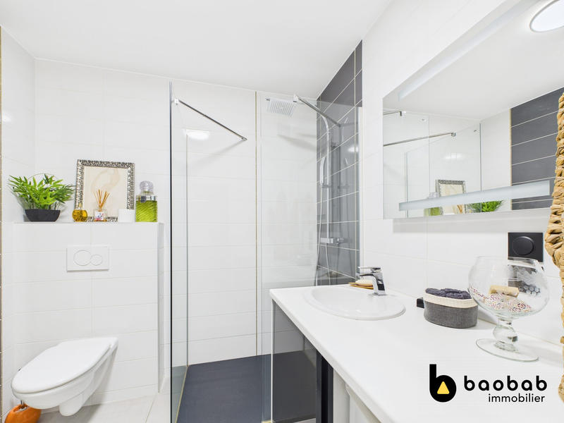 Appartement - 100 m² - 4 pièces