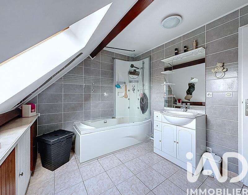 Maison - 168 m² - 6 pièces