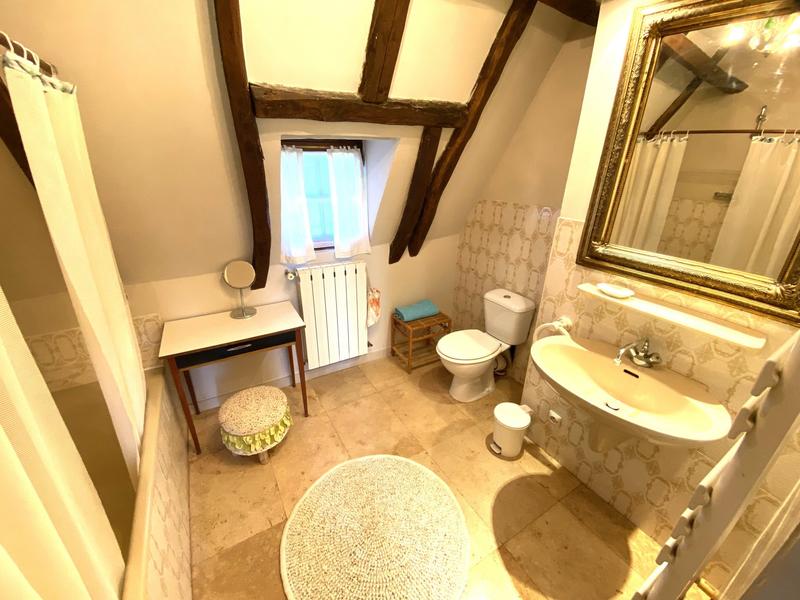 Maison traditionnelle - 211 m² - 7 pièces