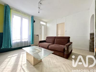 Maison - 99 m² - 5 pièces