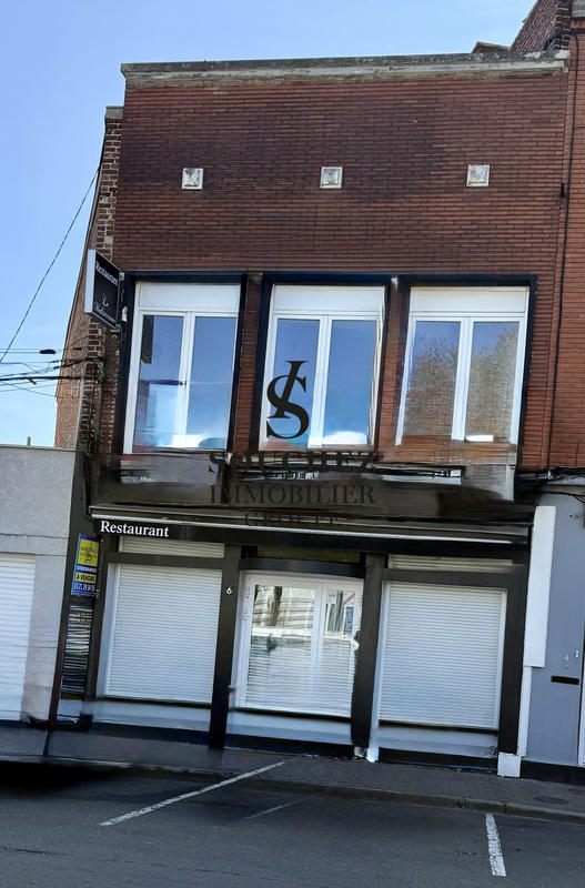 Local commercial - 180 m² - 4 pièces