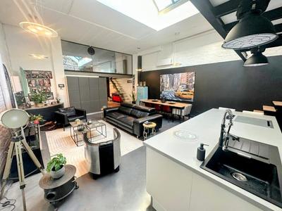 Loft - 105 m² - 3 pièces