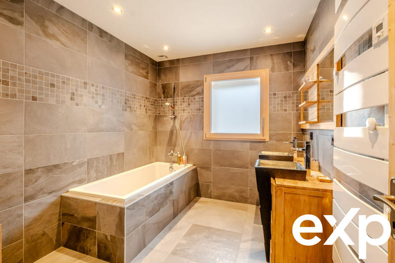 Châlet - 265 m² - 10 pièces