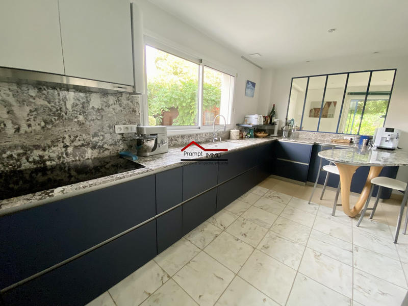 Villa - 250 m² - 6 pièces