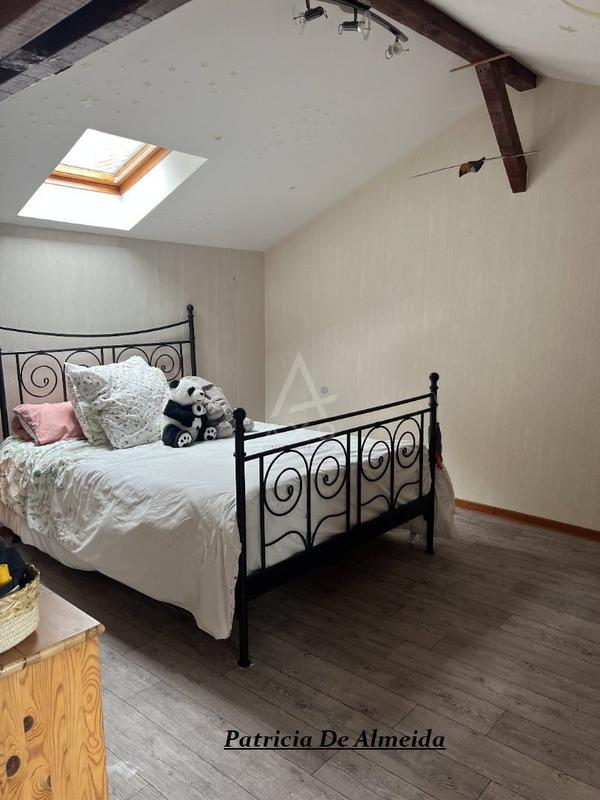 Maison - 213 m² - 8 pièces