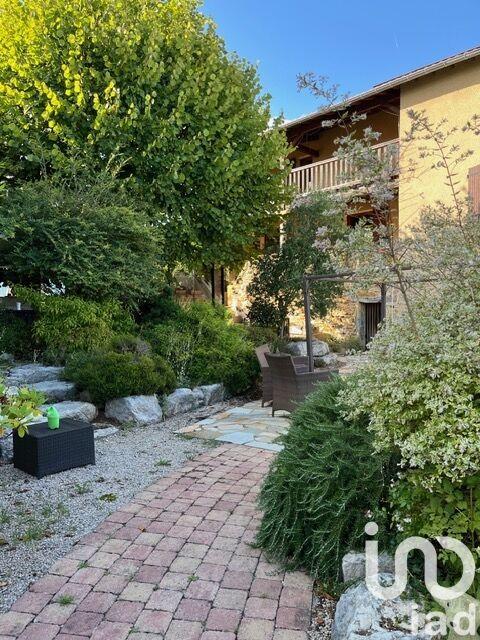 Maison - 275 m² - 8 pièces