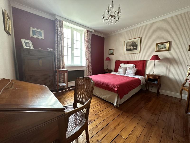 Maison ancienne - 232 m² - 8 pièces