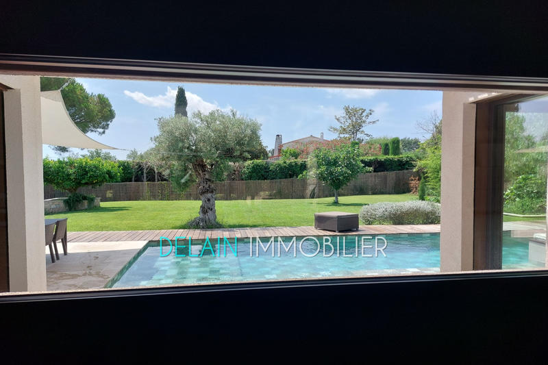 Maison - 257 m² - 5 pièces