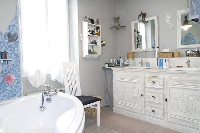 Maison - 310 m² - 15 pièces