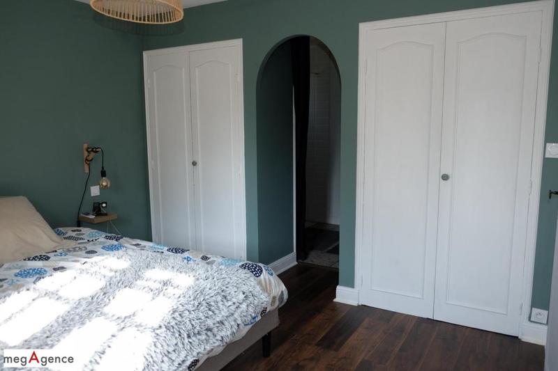 Maison traditionnelle - 168 m² - 8 pièces