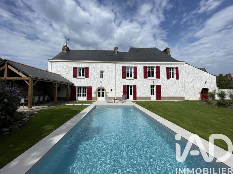 Maison - 253 m² - 10 pièces